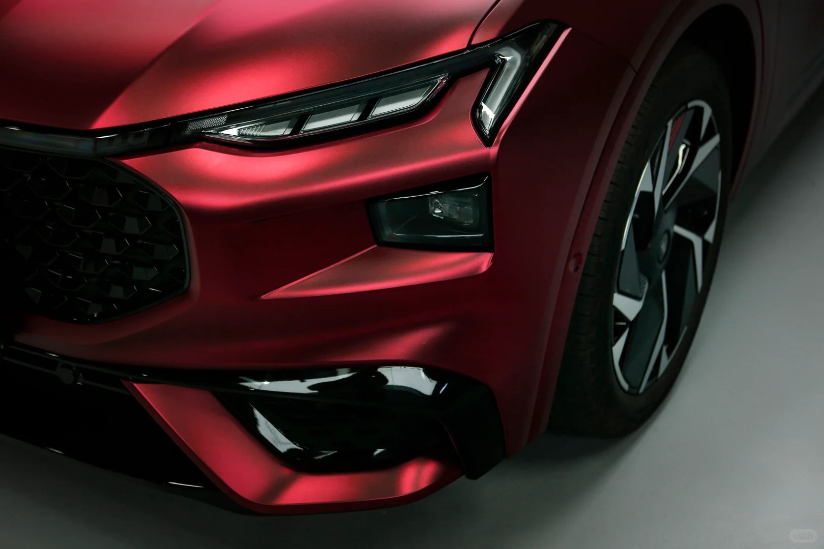 Ravoony Basic Matte Chrome Romanee Red Vinyl Car Wrap