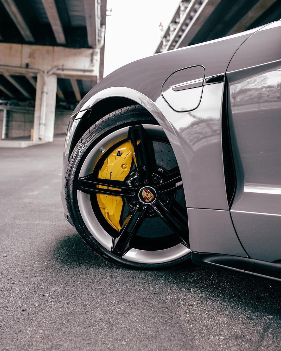 Ravoony Plus PET High Gloss Light Nardo Grey Wrap