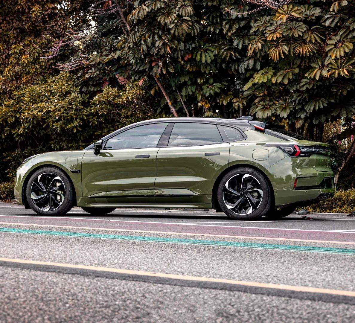 Ravoony Plus PET Gloss Aurora Green Car Vinyl Wrap