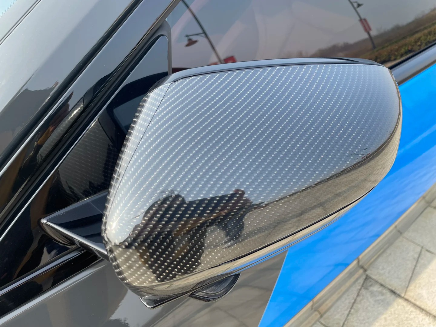 DIY Custom - Ravoony Plus PET Gloss 6D Carbon Fiber Car Wrap