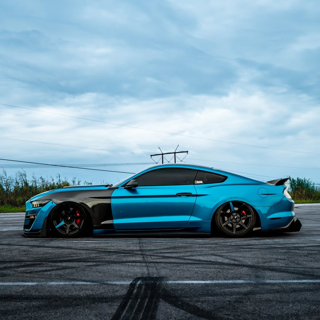 Ravoony Plus Glossy Metallic Atomic Cyan Car Vinyl Wrap