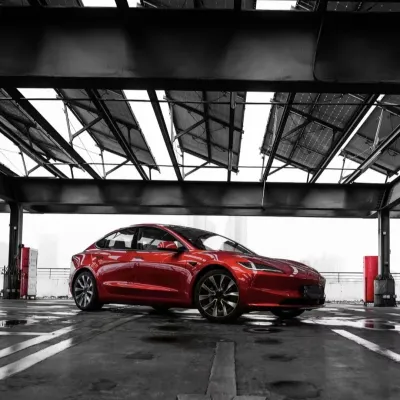 Ravoony Plus Tesla Gloss Midnight Cherry Red Vinyl Car Wrap 02