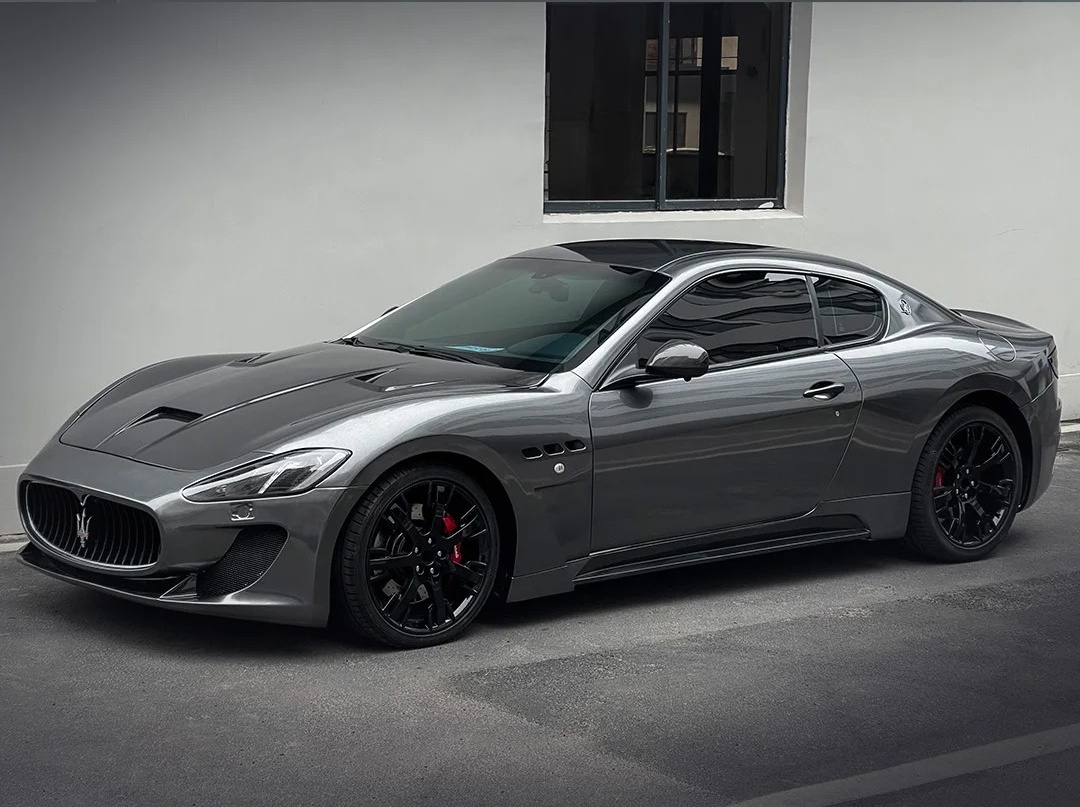 Ravoony Plus Gloss Heavy Metallic Graphite Grey Car Wrap