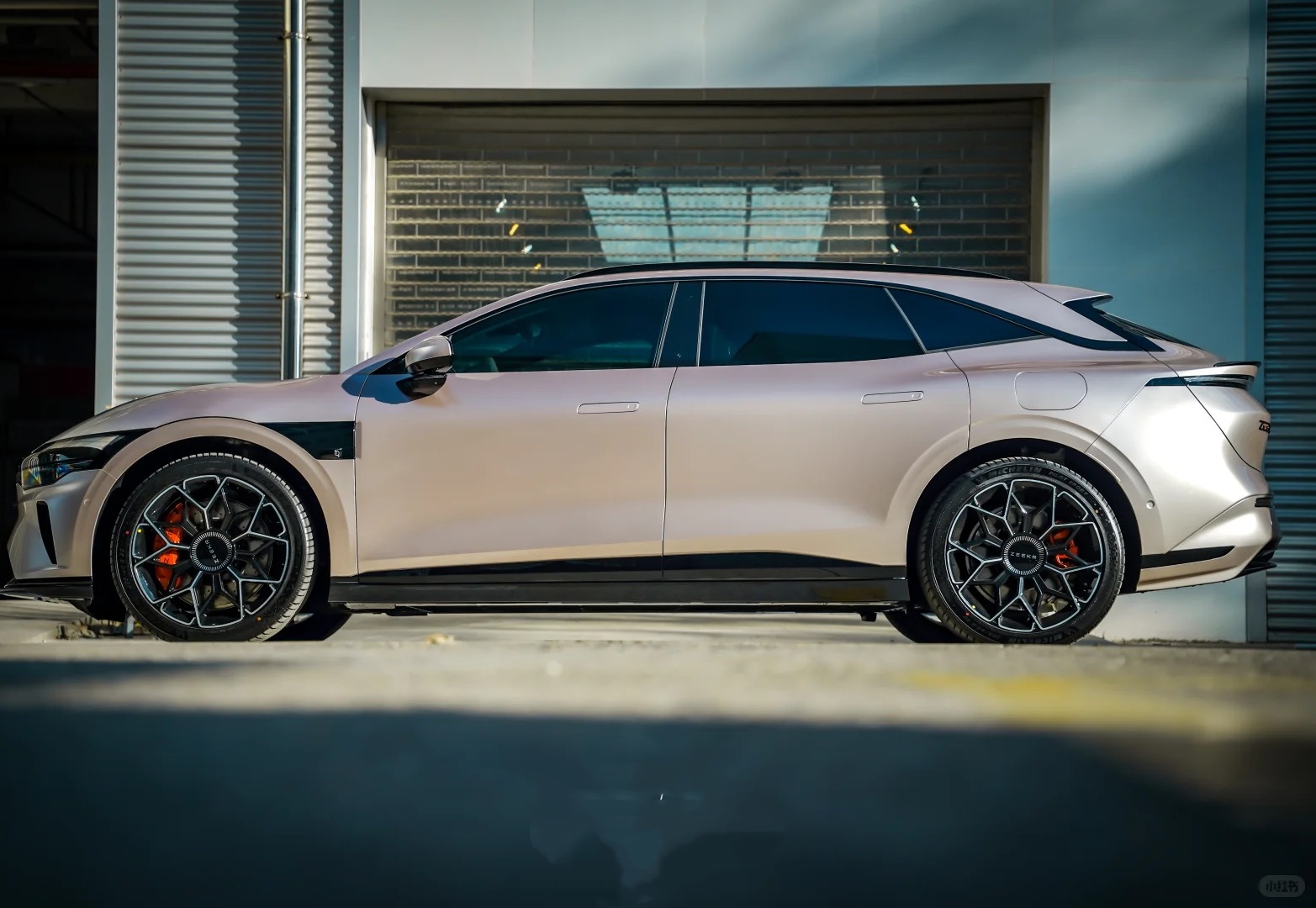 Ravoony Pro TPU Glossy Metallic Champagne Gold PPF Film