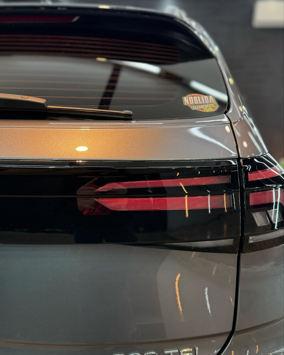 Ravoony U Series Ultra Gloss TPU Lotus Leaf PPF Paint Protection Film 7.5mil