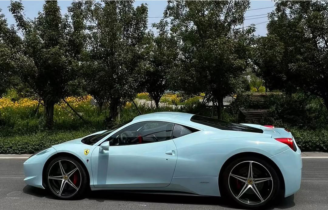 Ravoony Basic PET Glossy Crystal Glacier Blue Car Wrap