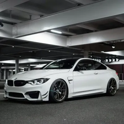 Ravoony Basic PET Glossy Crystal White Car Vinyl Wrap 02