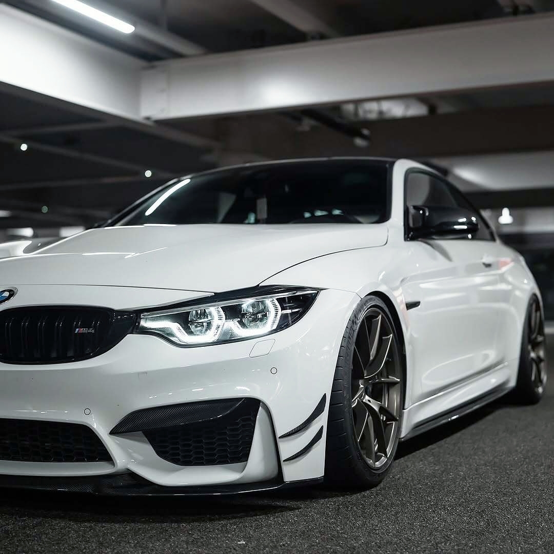 Ravoony Basic PET Glossy Crystal White Car Vinyl Wrap