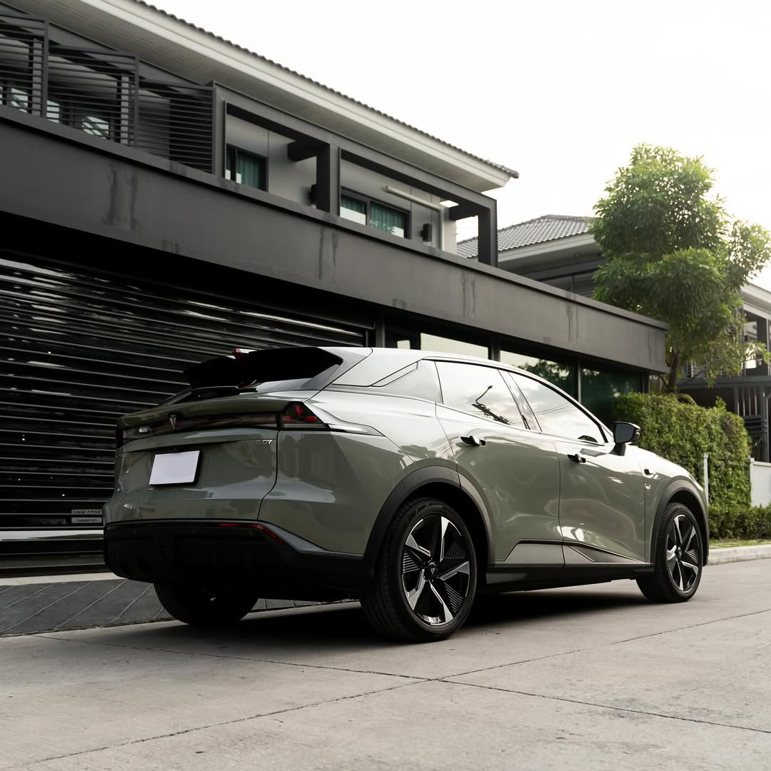 Ravoony Basic PET Glossy Light Khaki Green Car Wrap