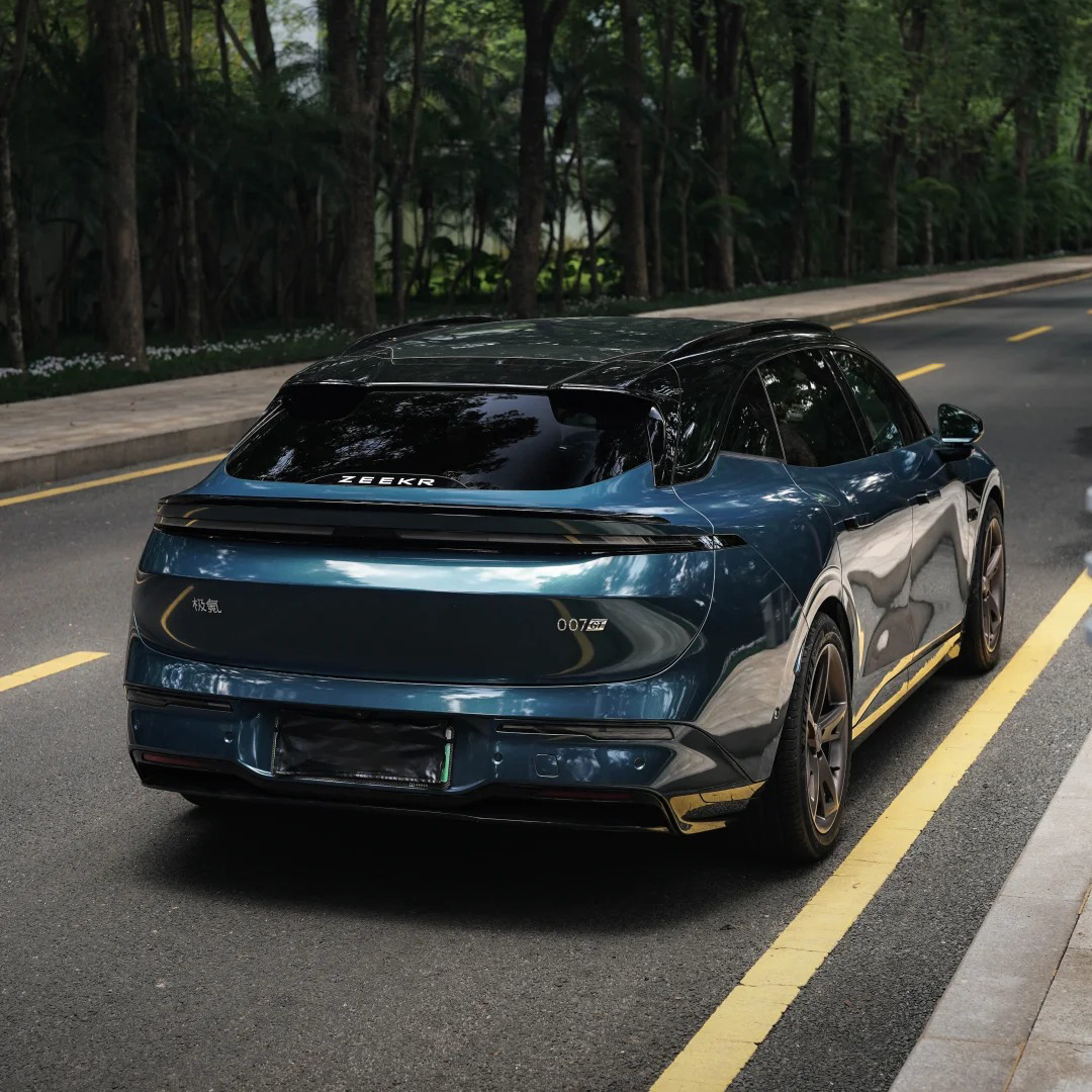 Ravoony Plus PET Glossy Metallic Avalon Green Car Vinyl Wrap