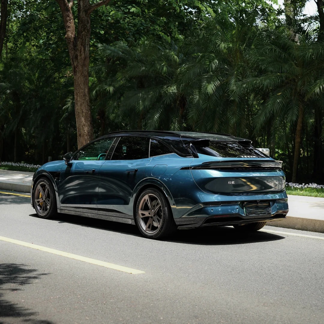 Ravoony Plus PET Glossy Metallic Avalon Green Car Vinyl Wrap