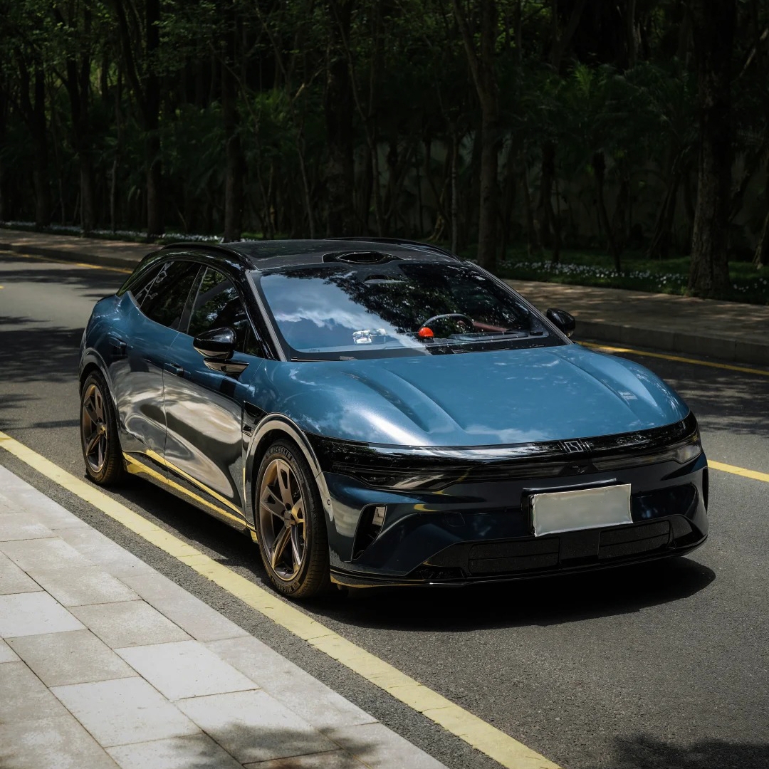 Ravoony Plus PET Glossy Metallic Avalon Green Car Vinyl Wrap