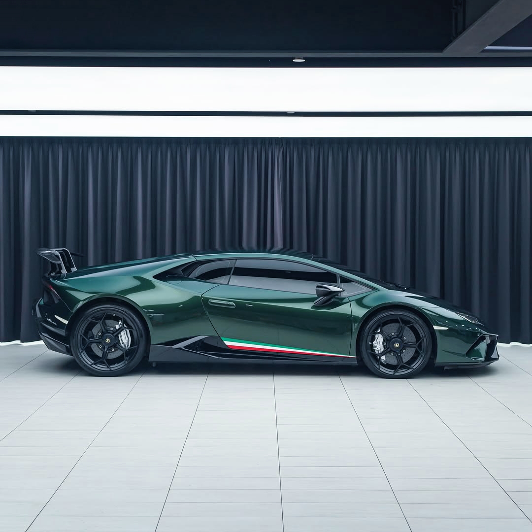 Ravoony Plus Gloss Metallic Midnight Green Car Wrap