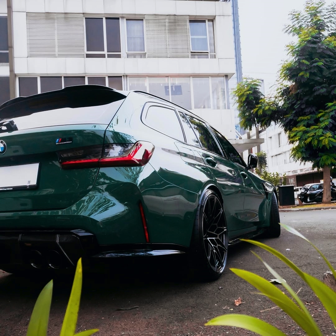 Ravoony Plus BMW Gloss British Racing Green Vinyl Car Wrap