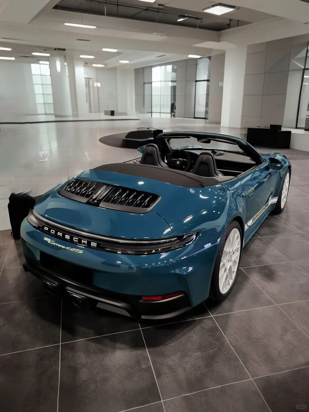 Ravoony Plus PET Glossy Porsche Deep Blue Car Vinyl Wrap