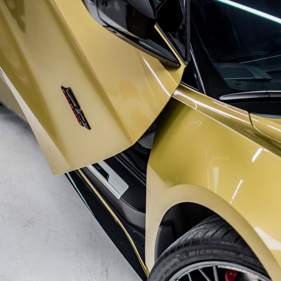 Ravoony Pro TPU Glossy Metallic Vitreous Gold PPF Film