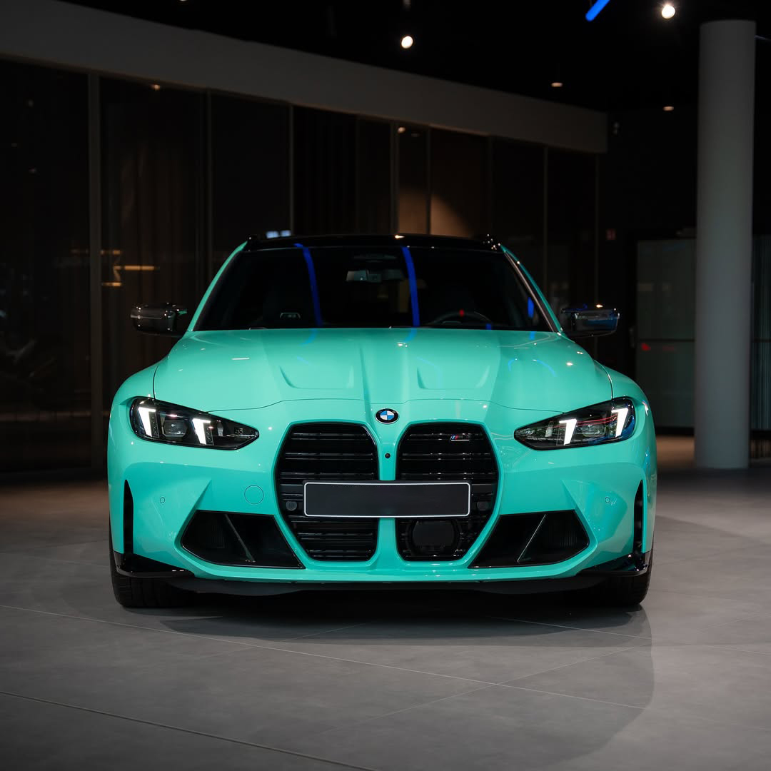 Ravoony Plus PET Glossy Porsche Mint Green Car Wrap