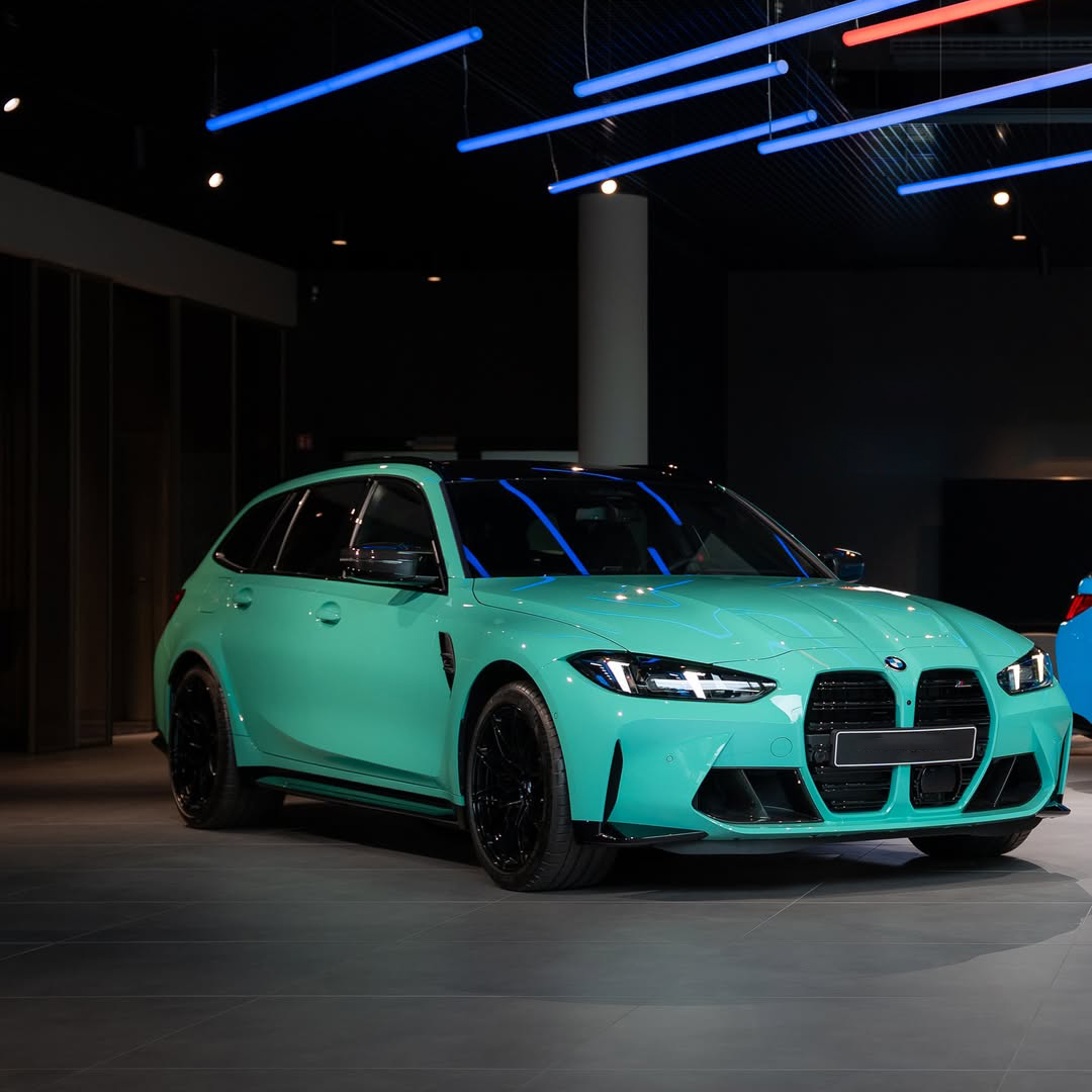 Ravoony Plus PET Glossy Porsche Mint Green Car Wrap