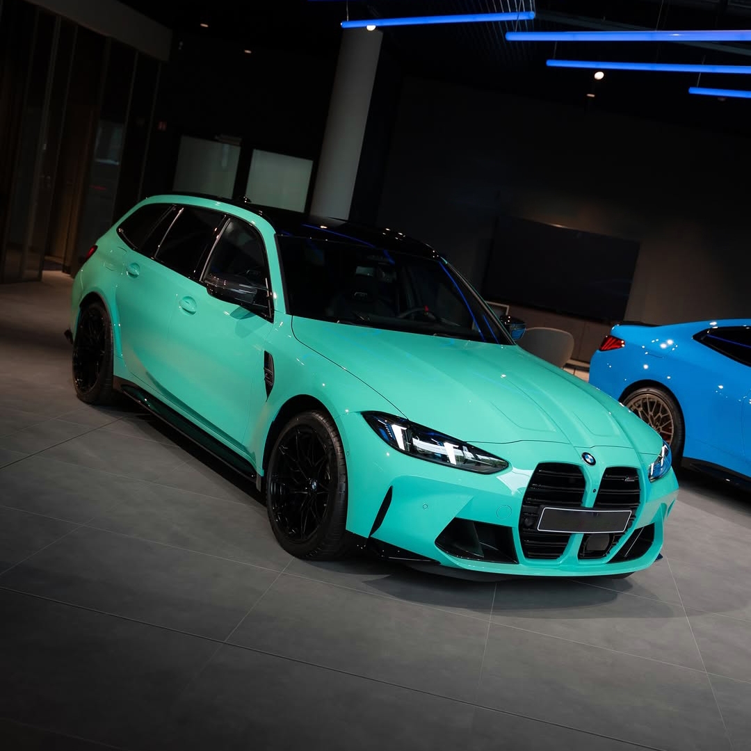 Ravoony Plus PET Glossy Porsche Mint Green Car Wrap