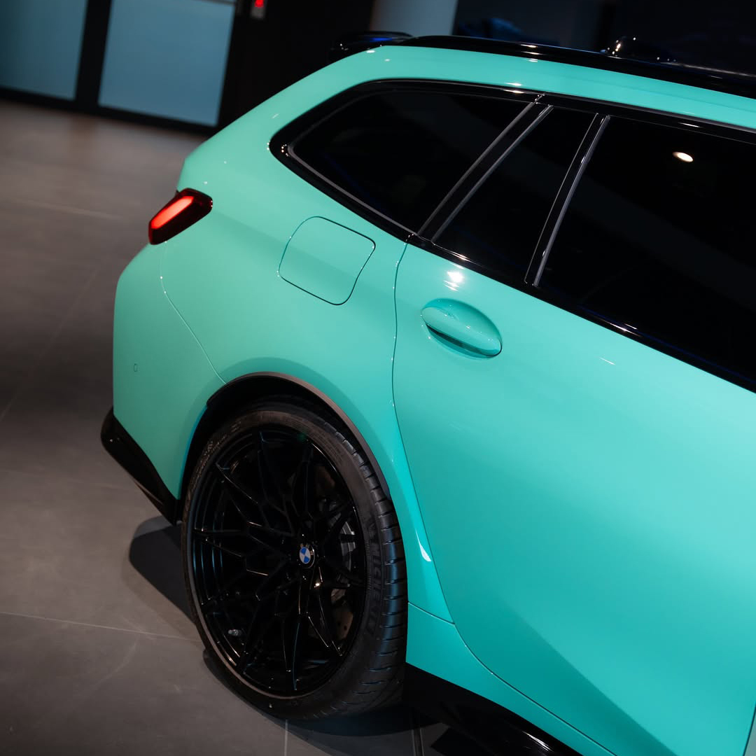 Ravoony Plus PET Glossy Porsche Mint Green Car Wrap