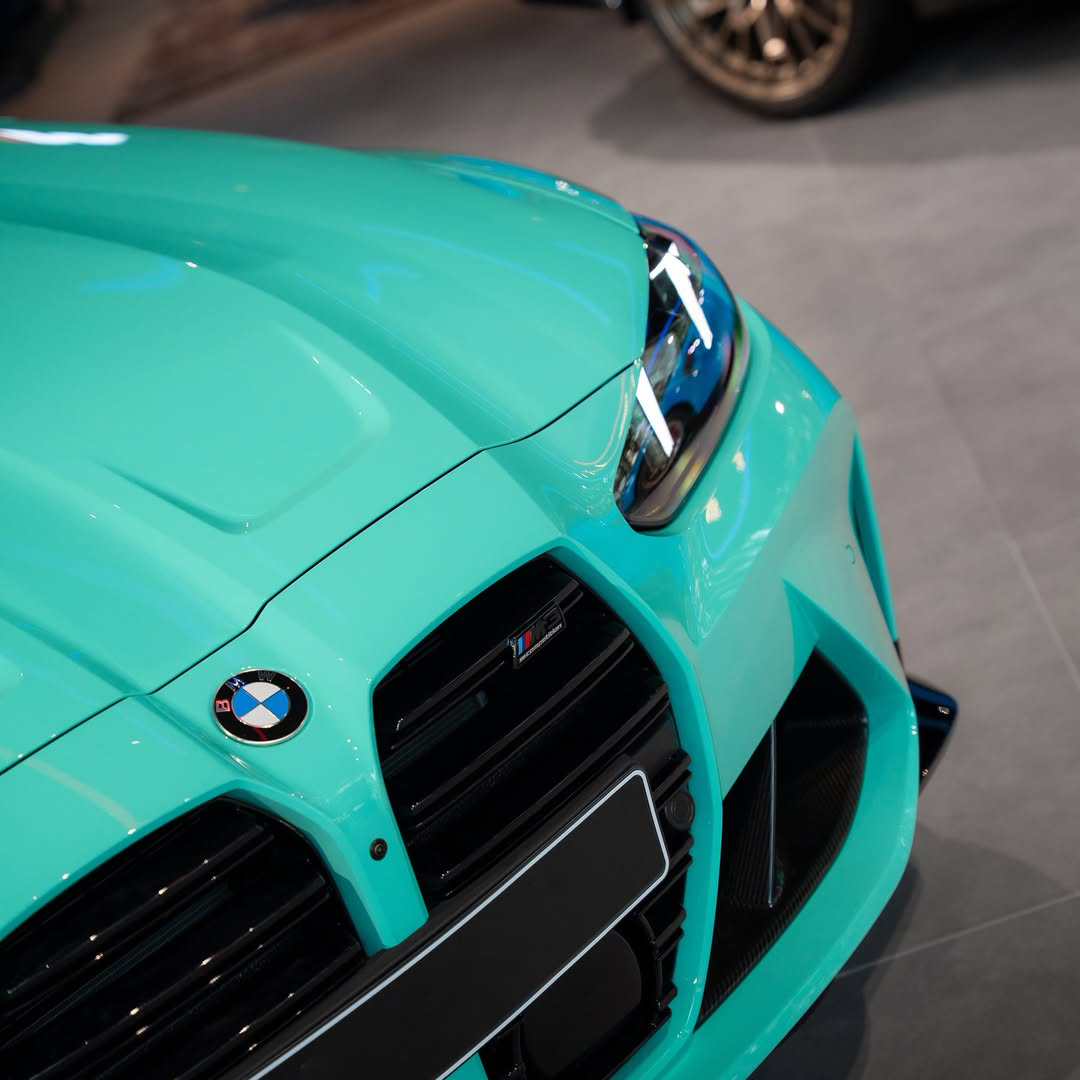 Ravoony Plus PET Glossy Porsche Mint Green Car Wrap