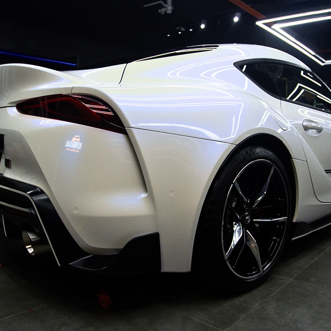 Ravoony Plus PET Glossy White to Blue Car Vinyl Wrap