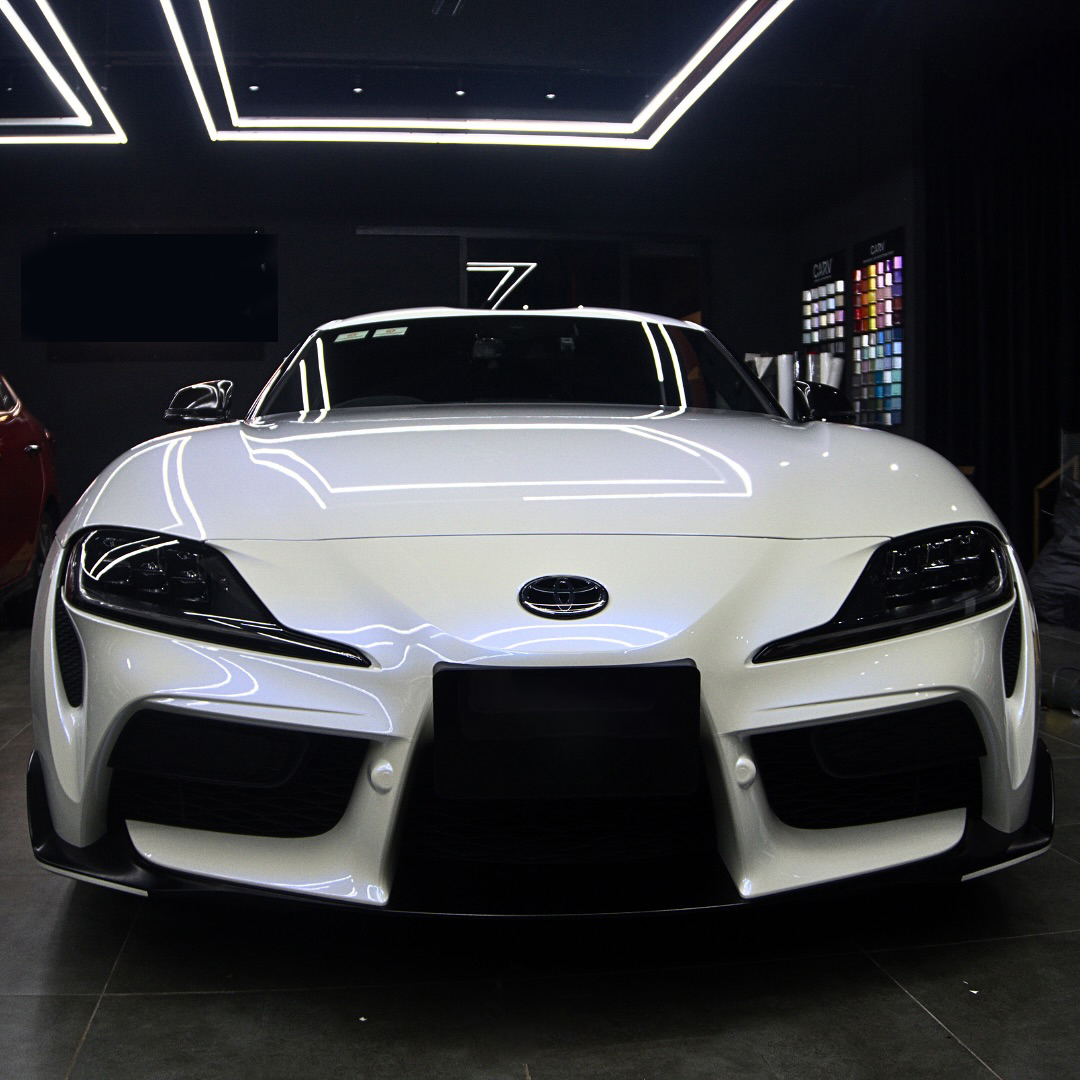 Ravoony Plus PET Glossy White to Blue Car Vinyl Wrap