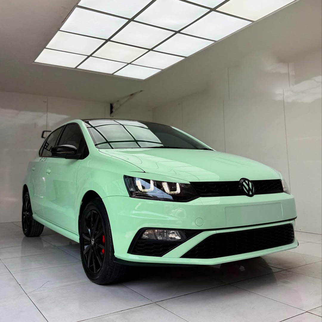 Ravoony Plus PET Ferrari Gloss Moss Green Vinyl Car Wrap