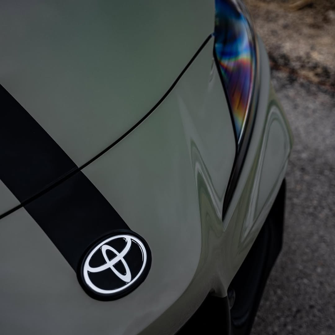 Ravoony Plus PET Gloss Khaki Green Car Vinyl Wrap