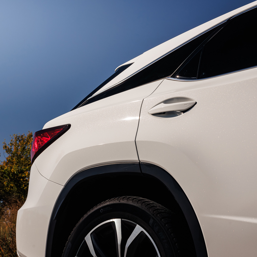 Ravoony Pro TPU Glossy Metallic Pearl White PPF Film