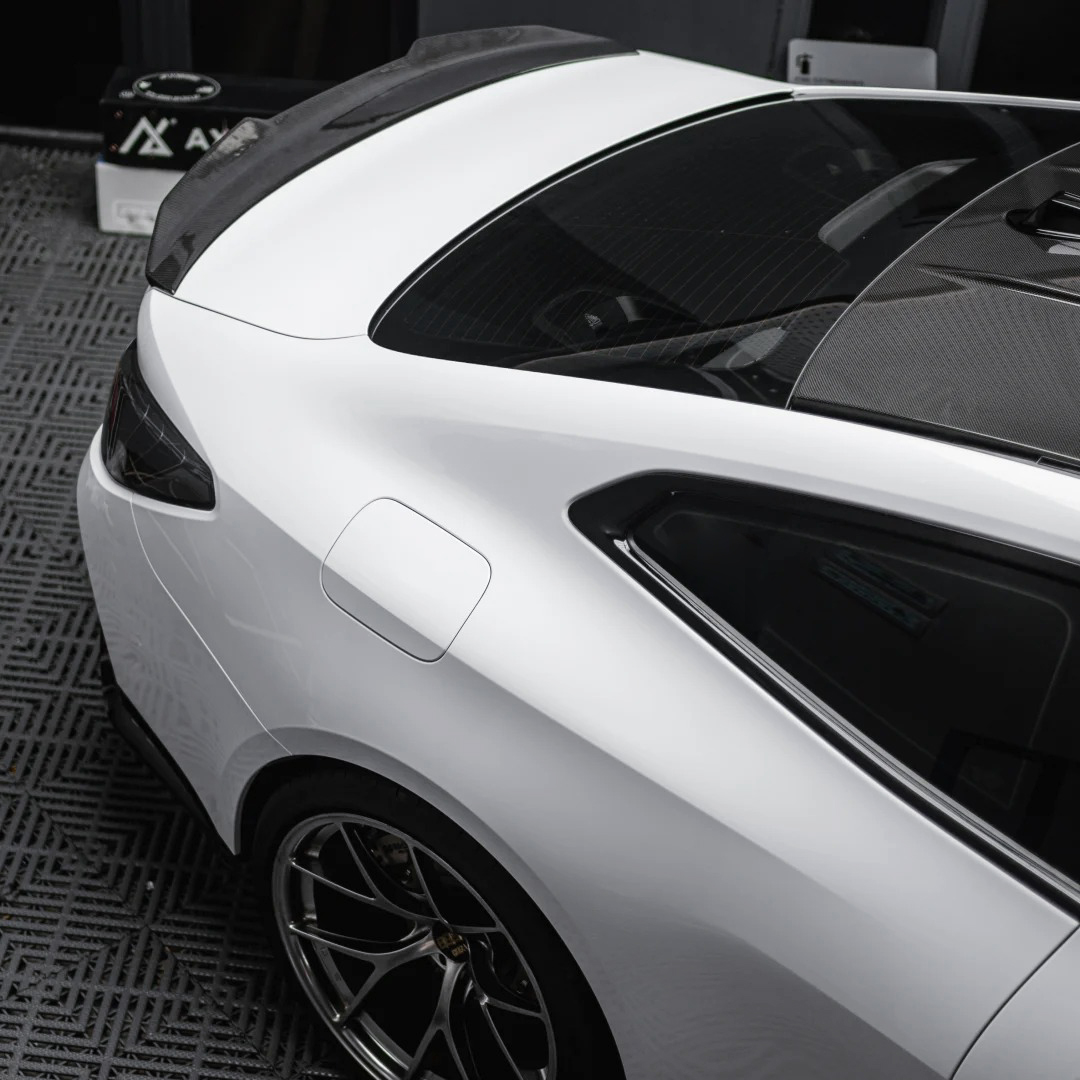 Ravoony Plus PET Gloss White Car Wrap