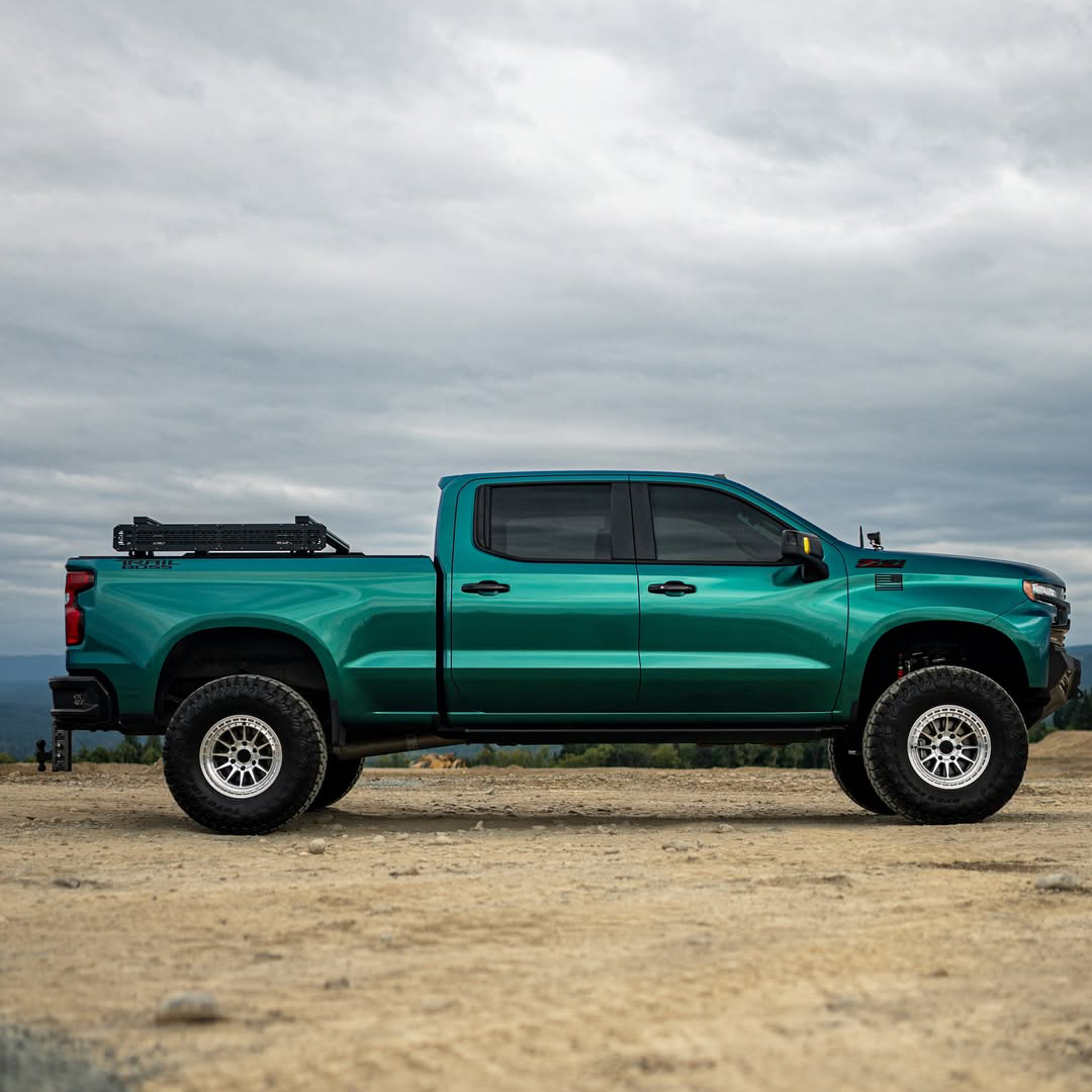   Ravoony Plus PET Glossy Royal Green Vinyl Car Wrap