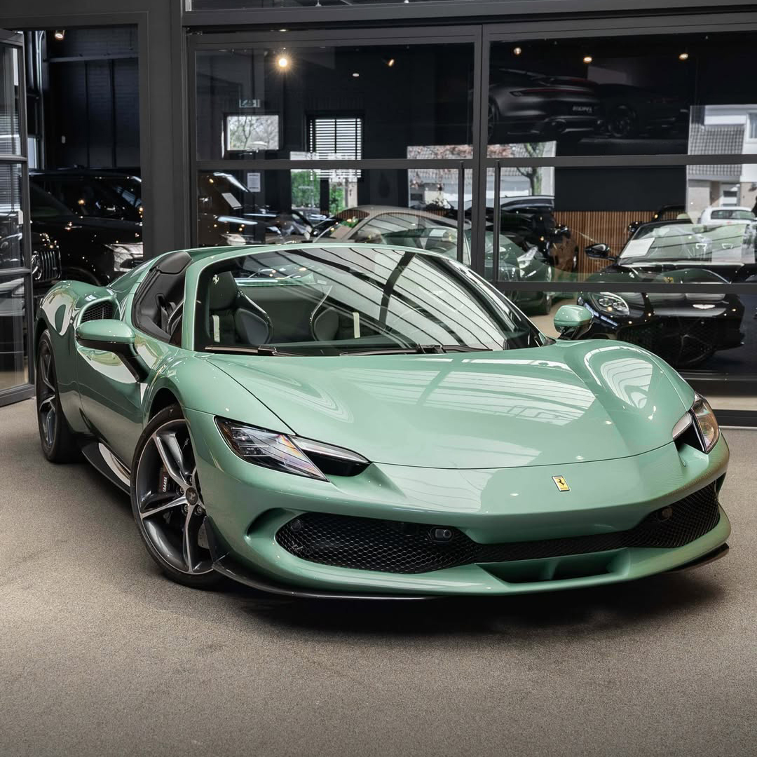 Ravoony Pro TPU Ferrari Gloss Verde Francesca Green PPF Film