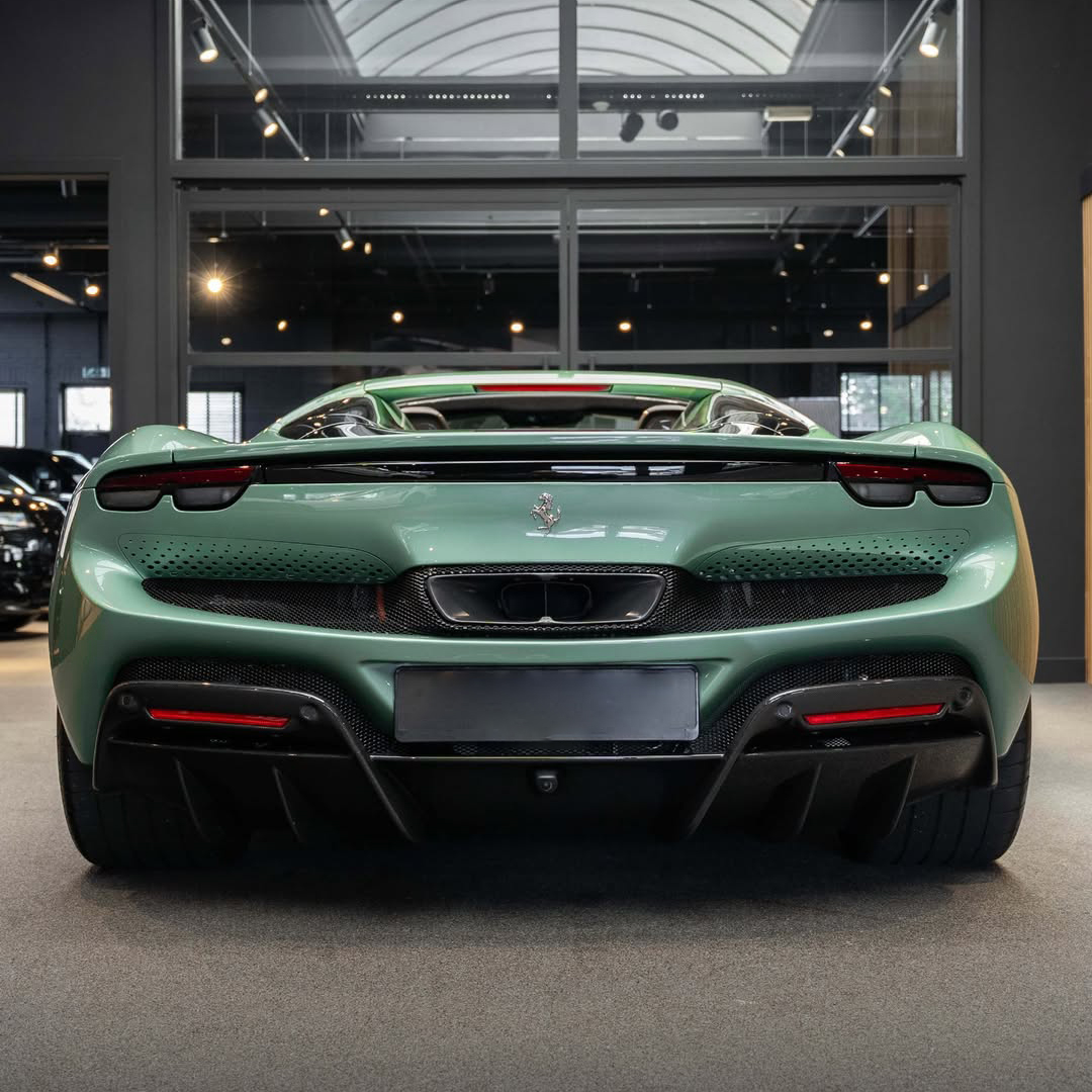 Ravoony Pro TPU Ferrari Gloss Verde Francesca Green PPF Film