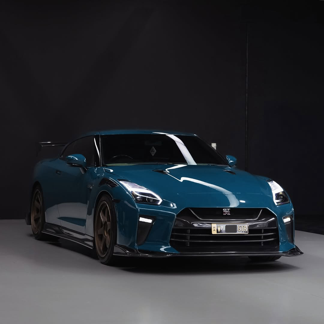 Ravoony Basic PET Gloss Butterfly Valley Blue Vinyl Car Wrap