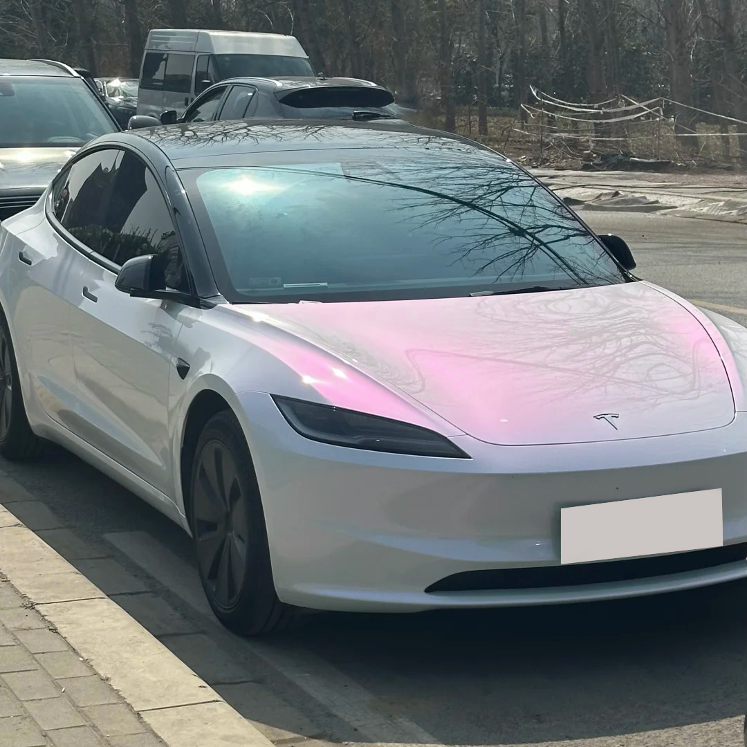  Ravoony Plus PET Glossy White to Pink Car Wrap