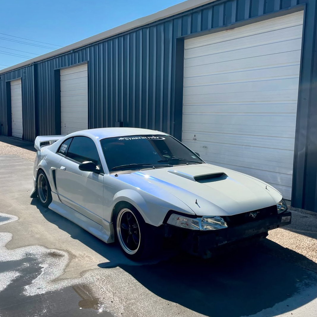 Ravoony Plus PET Glossy White to Blue Car Vinyl Wrap