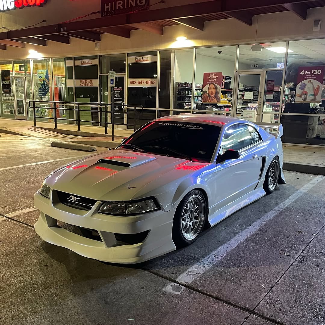 Ravoony Plus PET Glossy White to Blue Car Vinyl Wrap