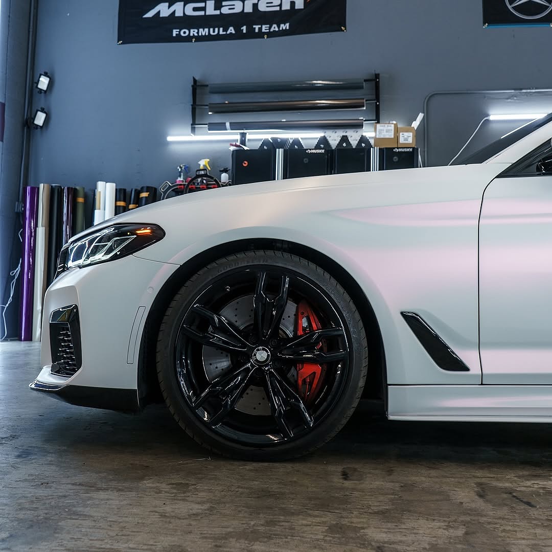 Ravoony Plus PET Matte White To Pink Car Vinyl Wrap