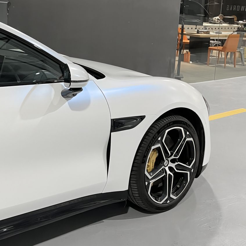 Ravoony Plus Matte Pure Metallic White to Blue Car Vinyl Wrap