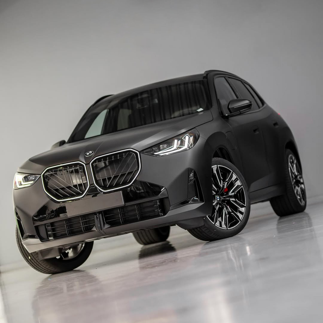 Ravoony Plus Matte Black Car Vinyl Wrap