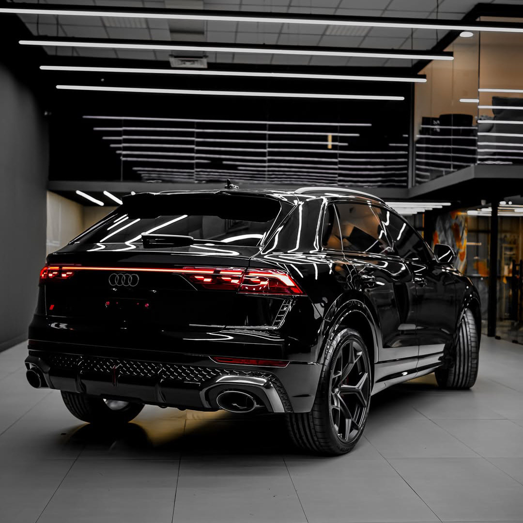 Ravoony Plus PET High Gloss Black Car Wrap