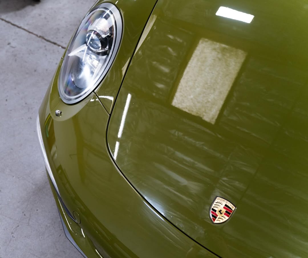 Ravoony Plus Audi Gloss Army Green Vinyl Car Wrap