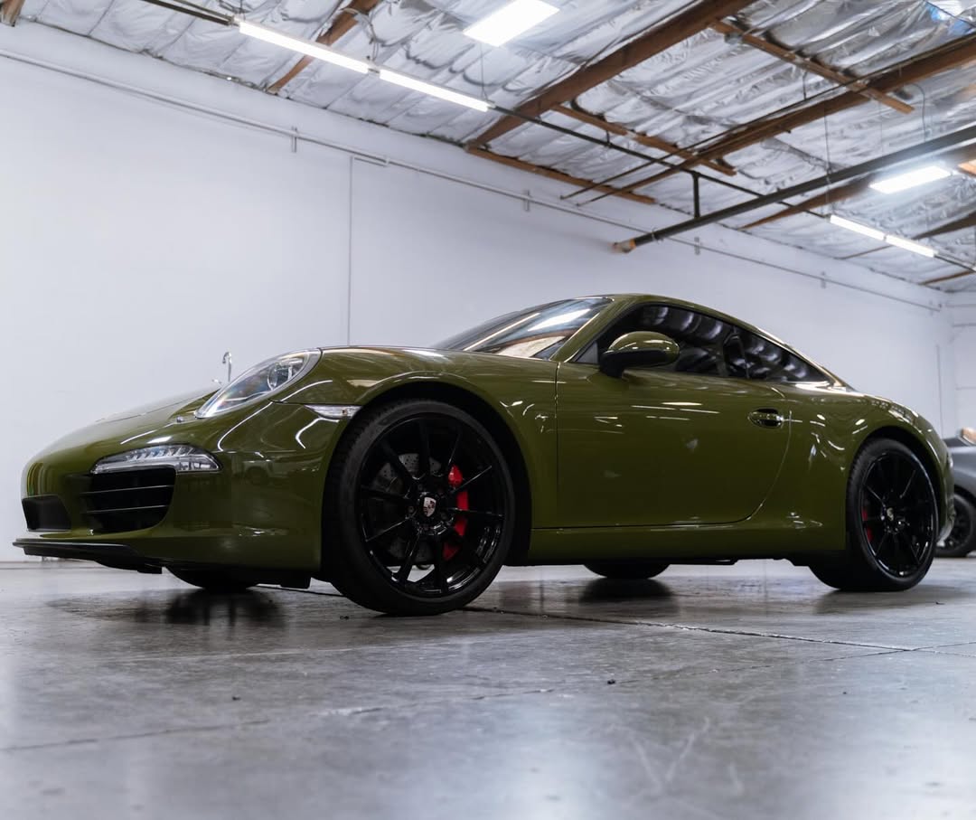 Ravoony Plus Audi Gloss Army Green Vinyl Car Wrap