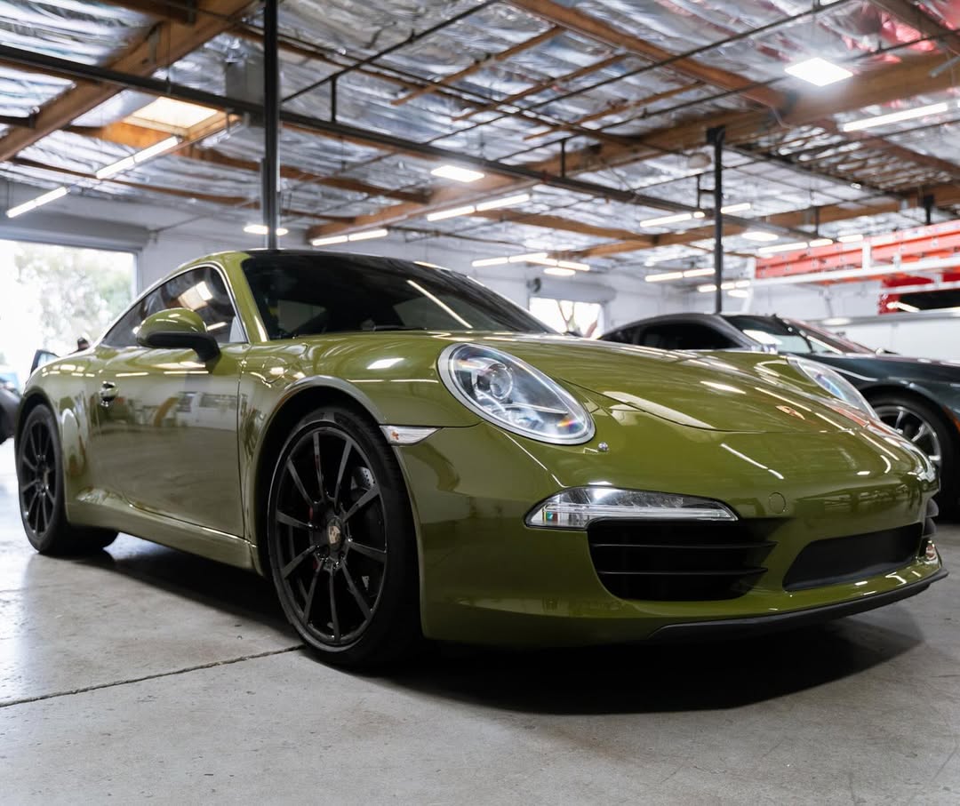 Ravoony Plus Audi Gloss Army Green Vinyl Car Wrap