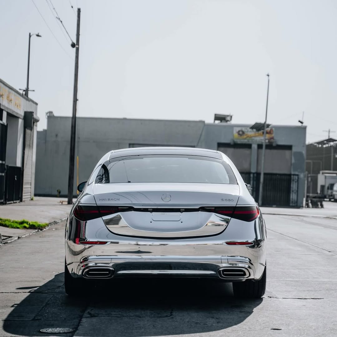 Ravoony Plus Gloss Silver Chrome Wrap