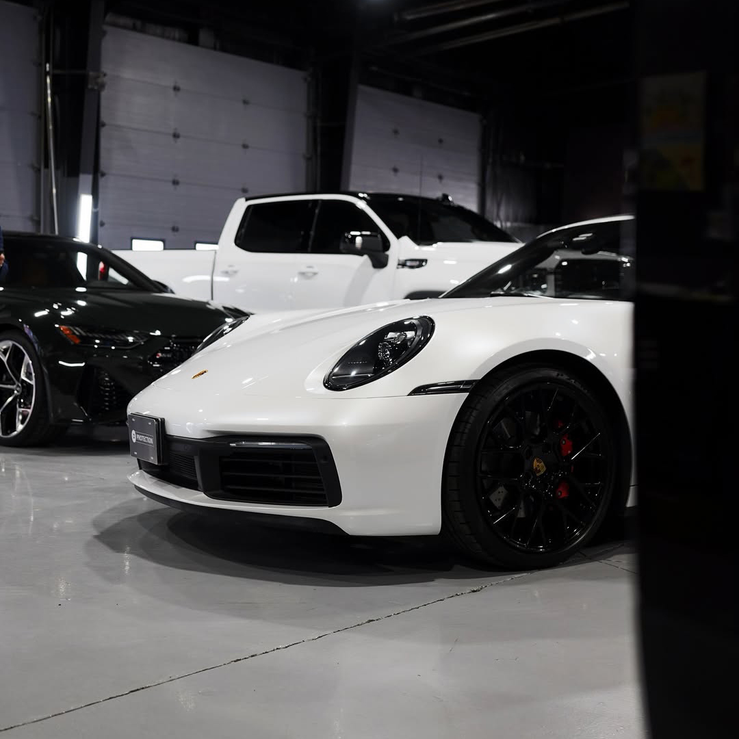 Ravoony Pro TPU Glossy Metallic Pearl White PPF Film