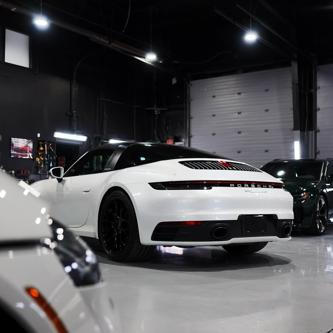 Ravoony Pro TPU Glossy Metallic Pearl White PPF Film