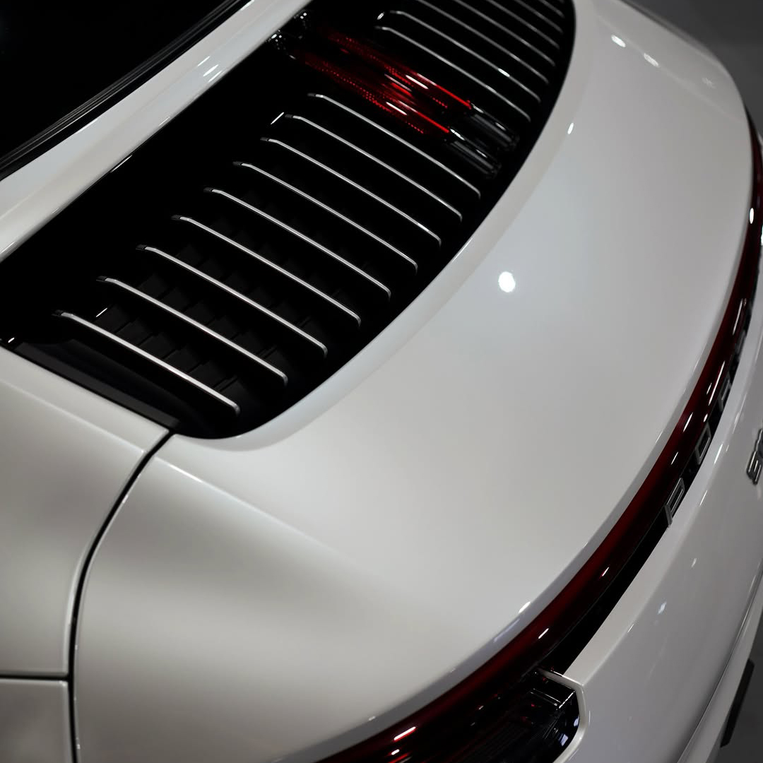 Ravoony Pro TPU Glossy Metallic Pearl White PPF Film