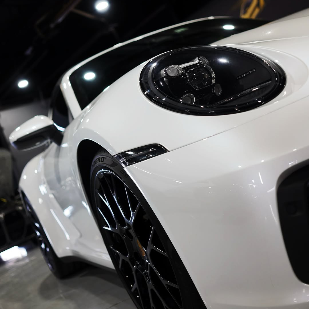 Ravoony Pro TPU Glossy Metallic Pearl White PPF Film